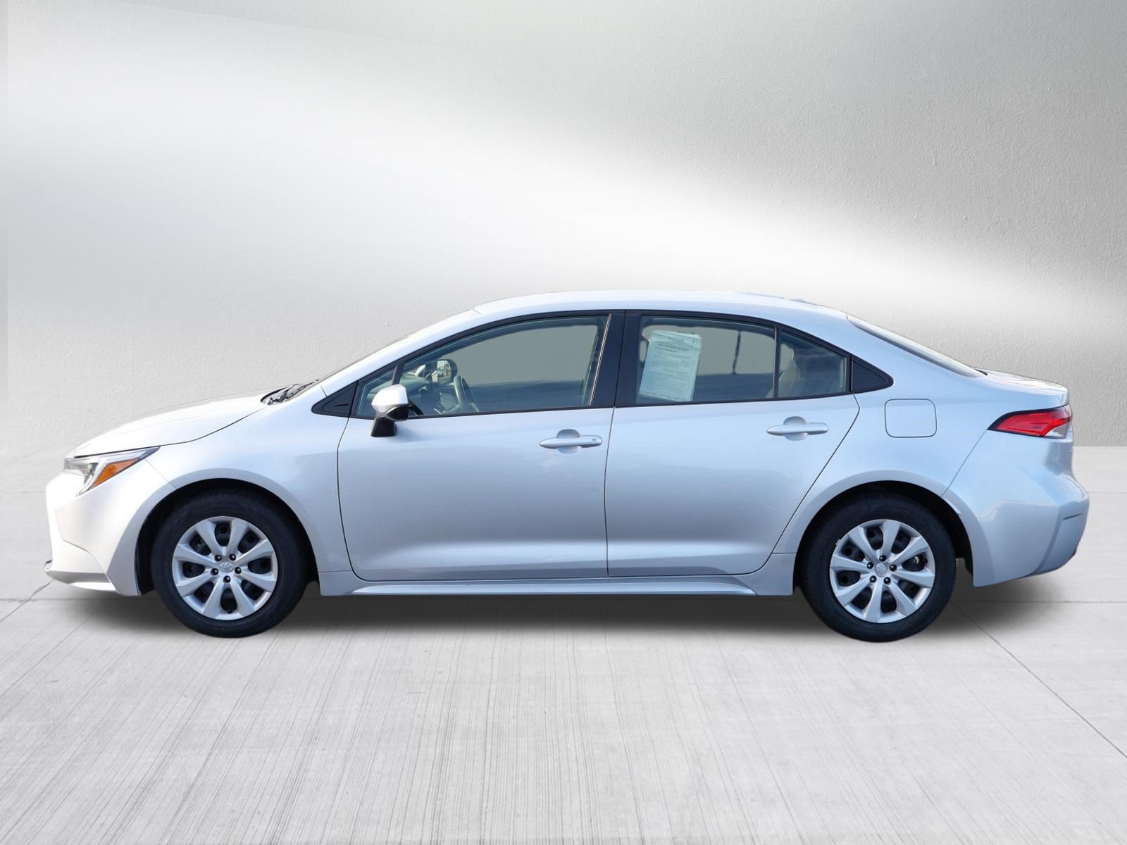 Certified 2025 Toyota Corolla LE FWD image 2