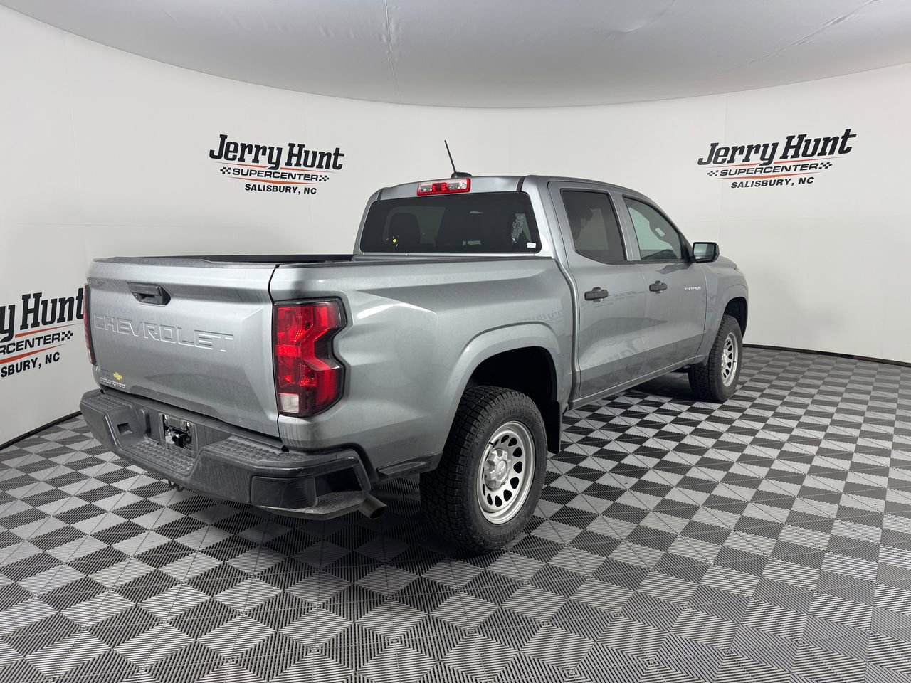 Used 2023 Chevrolet Colorado W/T image 9