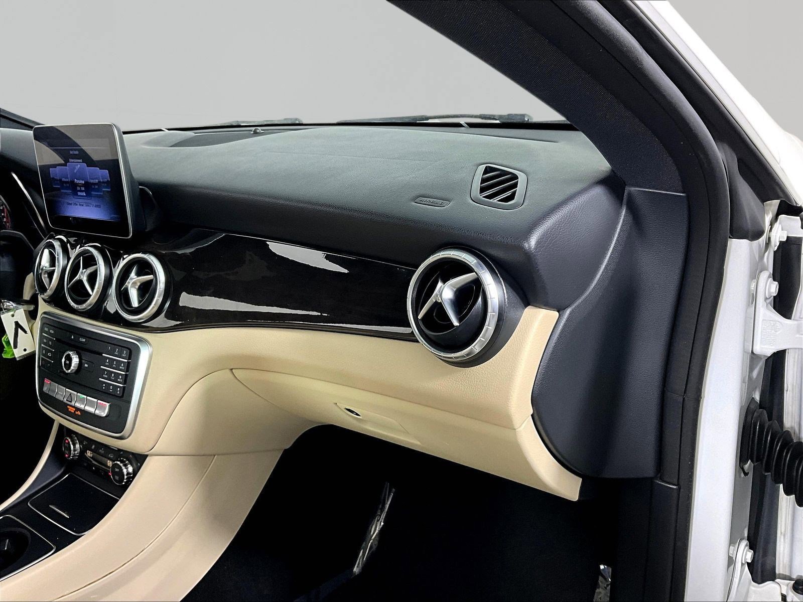 Used 2018 Mercedes-Benz CLA 250 4MATIC image 26
