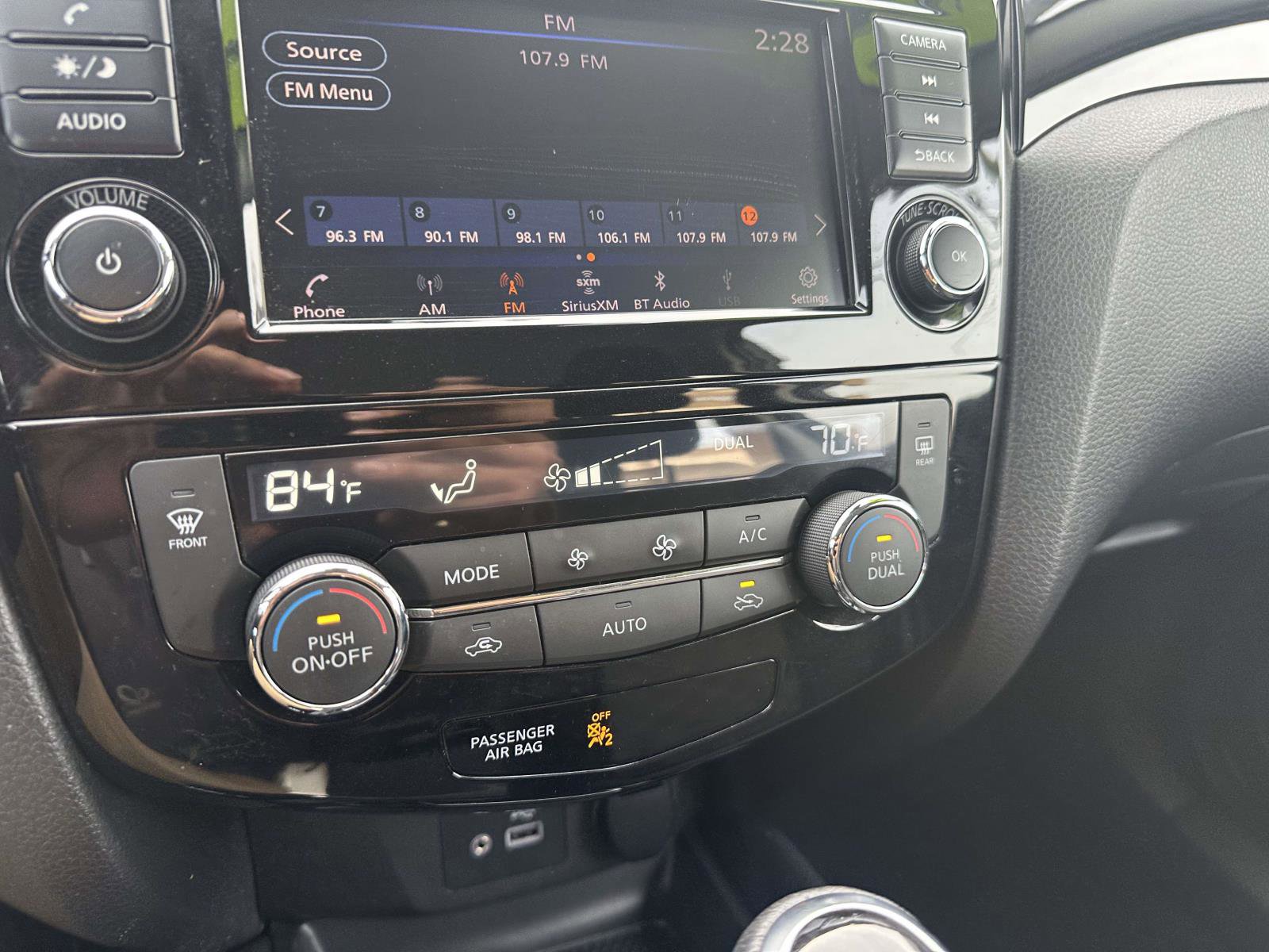 Used 2022 Nissan Rogue Sport SV image 22