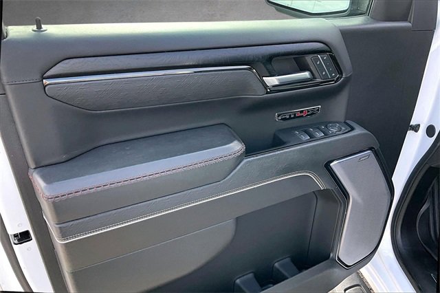 Used 2024 GMC Sierra 1500 AT4X image 17