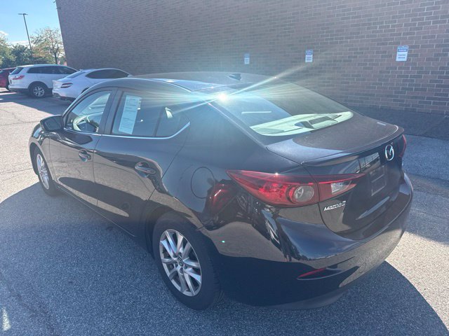 Used 2014 MAZDA MAZDA3 i Touring w/ Technology Package FWD image 4