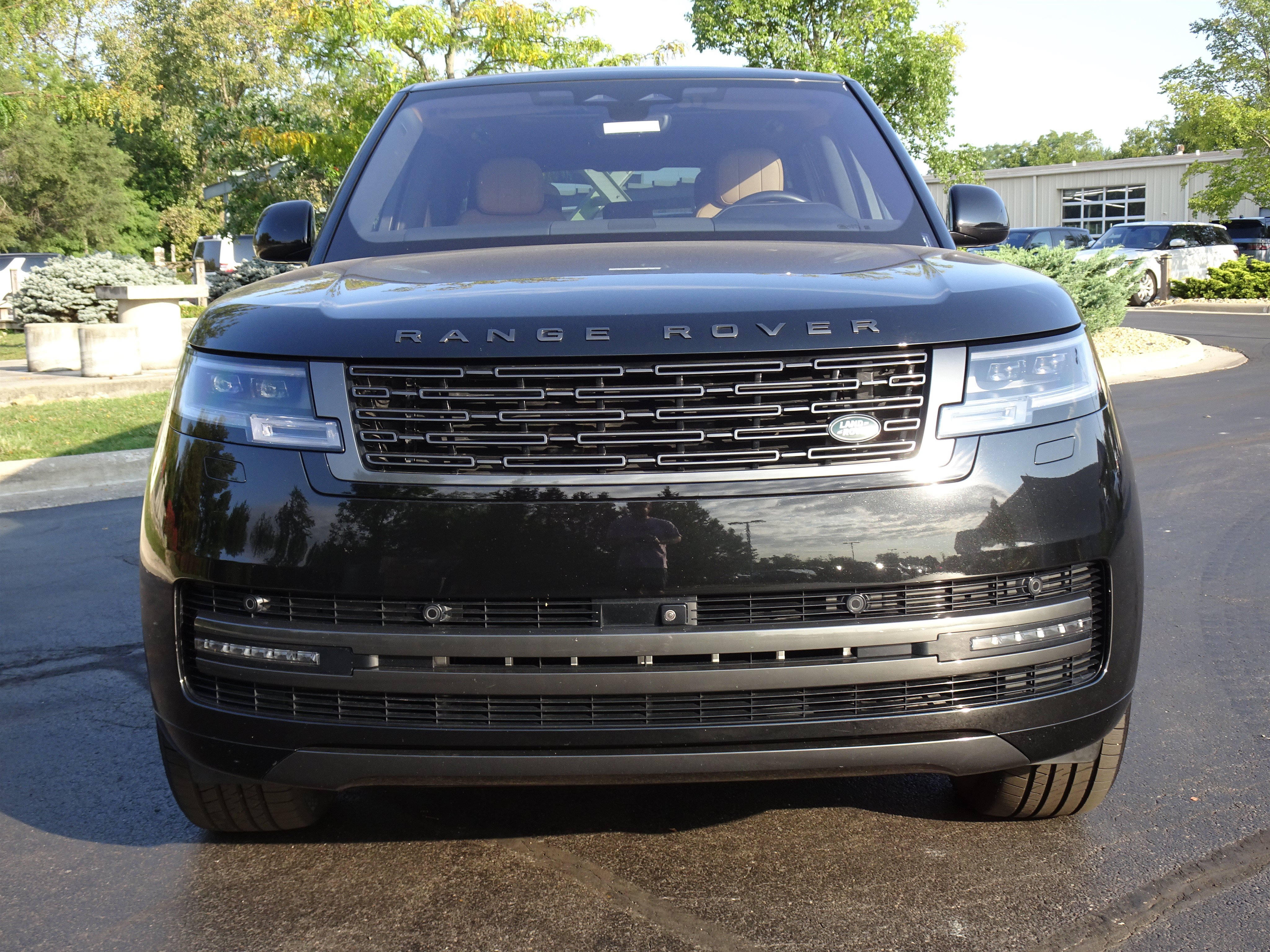 Certified 2023 Land Rover Range Rover Long Wheelbase SE AWD/4WD image 8