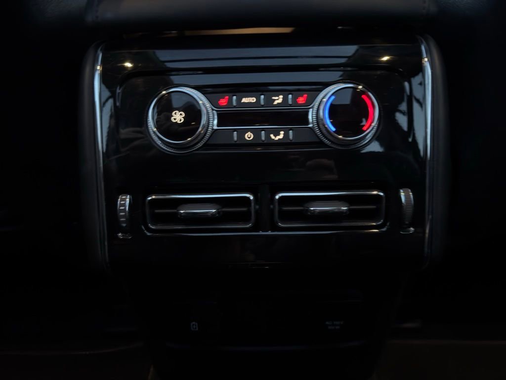 Used 2023 Lincoln Aviator AWD w/ Premium Package image 14
