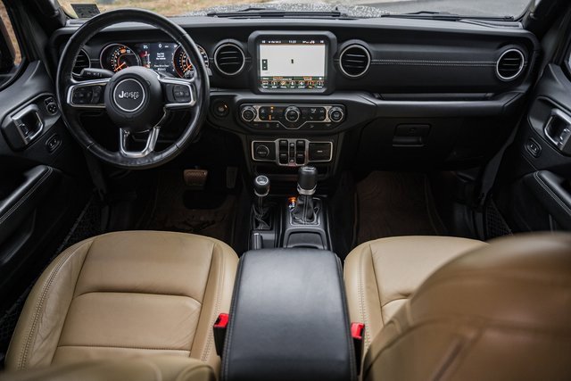 Used 2018 Jeep Wrangler Unlimited Sahara w/ Dual Top Group image 22