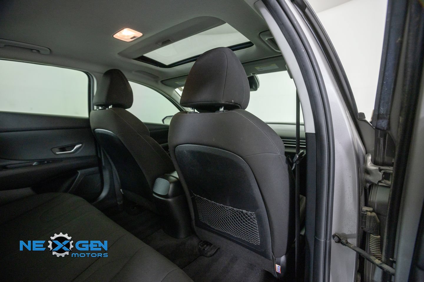 Used 2021 Hyundai Elantra SEL w/ Convenience + Premium Package FWD image 35