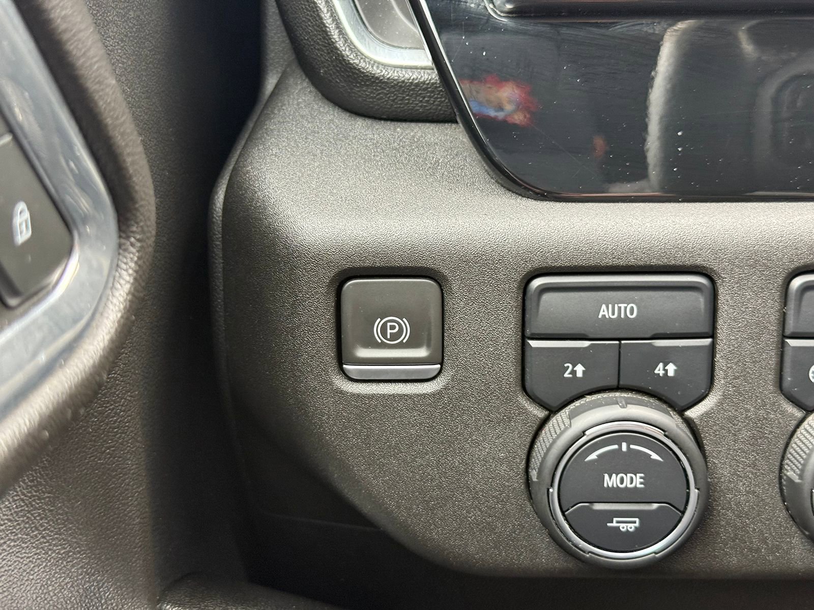 Used 2023 Chevrolet Silverado 1500 LT AWD/4WD image 31