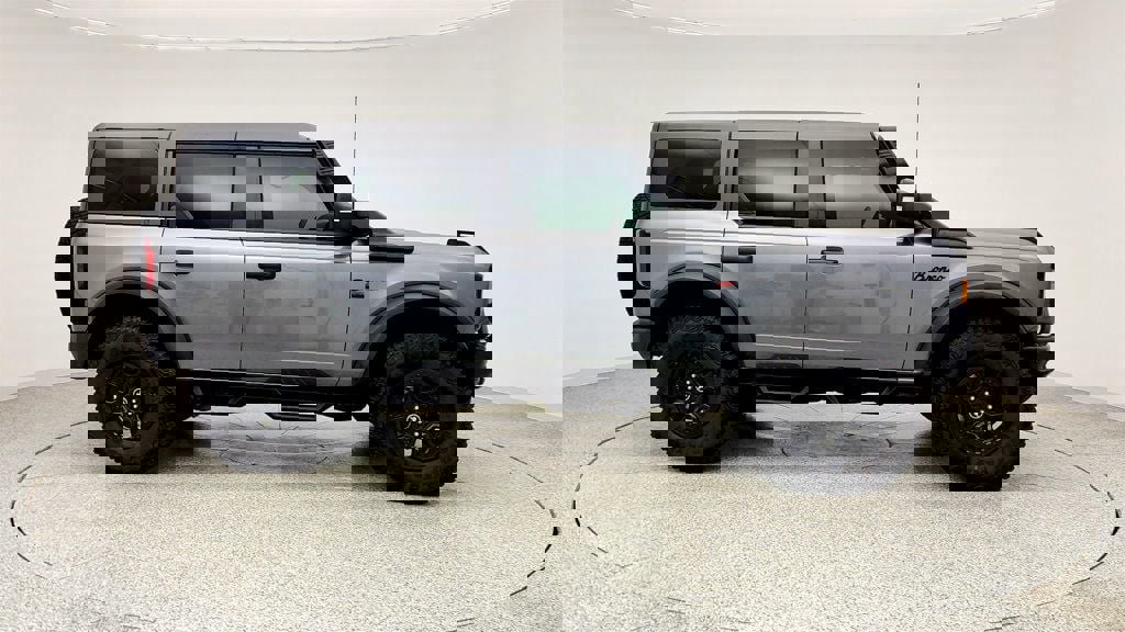 Used 2024 Ford Bronco Wildtrak image 4