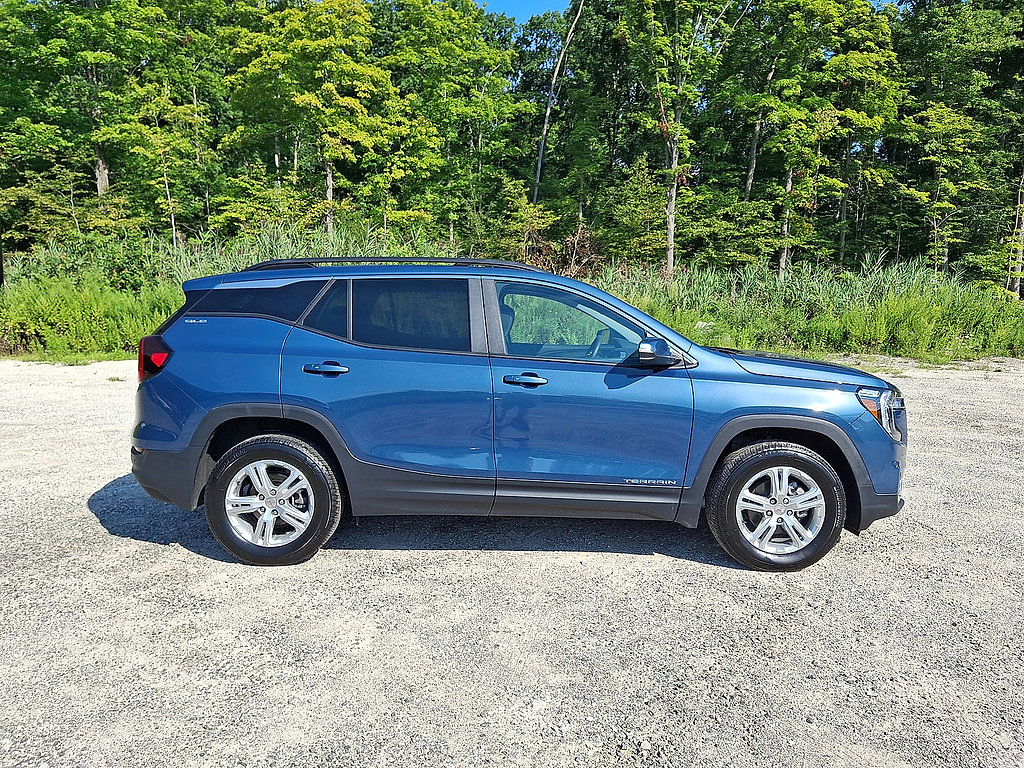 Used 2024 GMC Terrain SLE w/ Driver Convenience Package AWD/4WD image 26