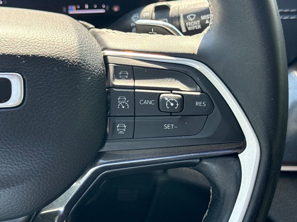 Used 2022 Jeep Grand Cherokee L Laredo w/ Luxury Tech Group I RWD image 27