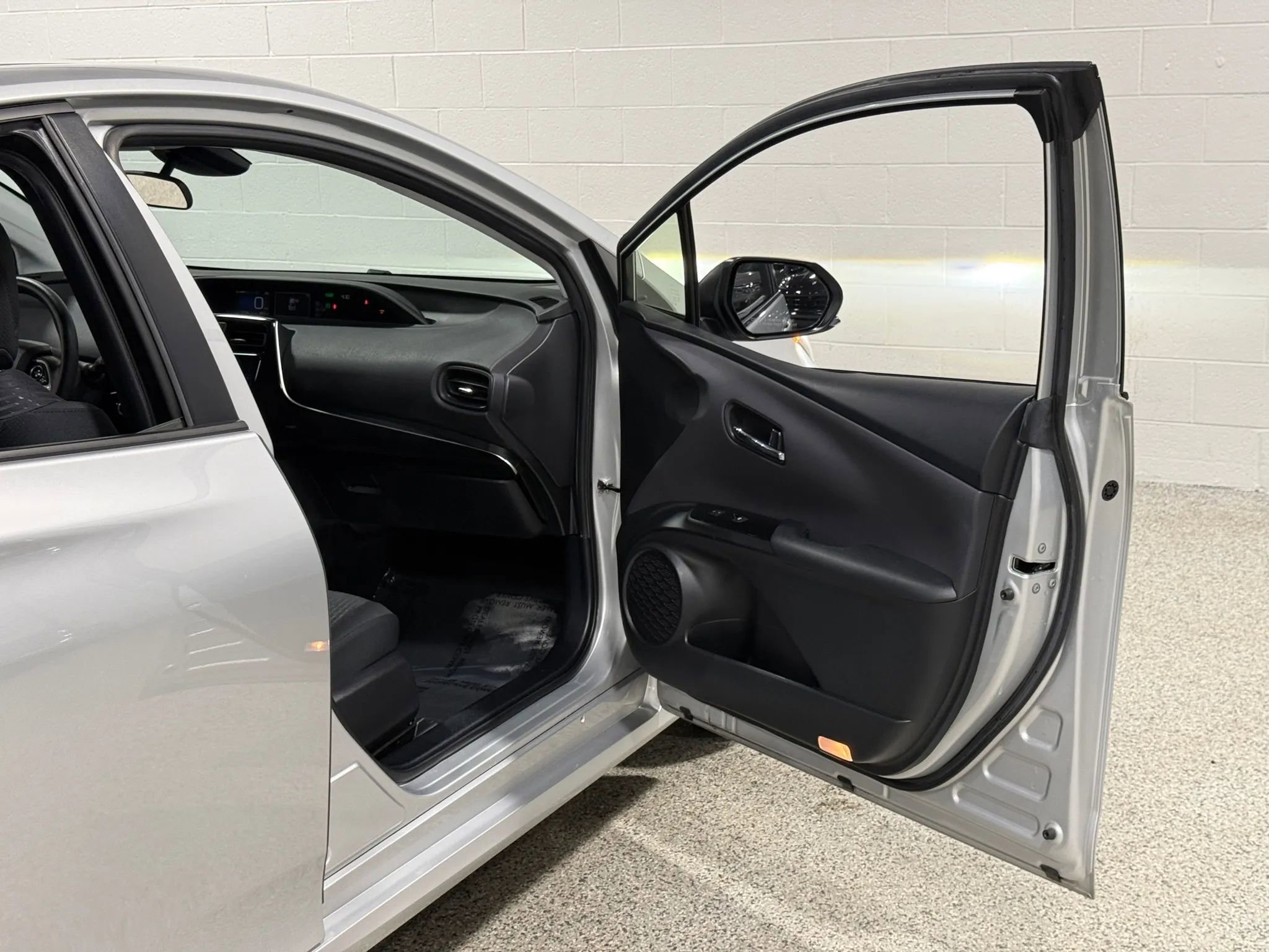 Used 2017 Toyota Prius Two image 40