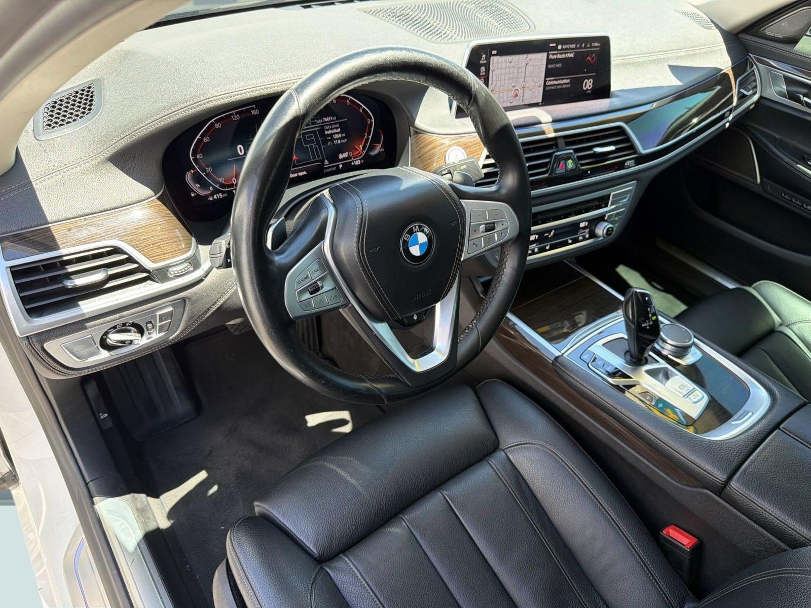 Used 2020 BMW 740i RWD image 3