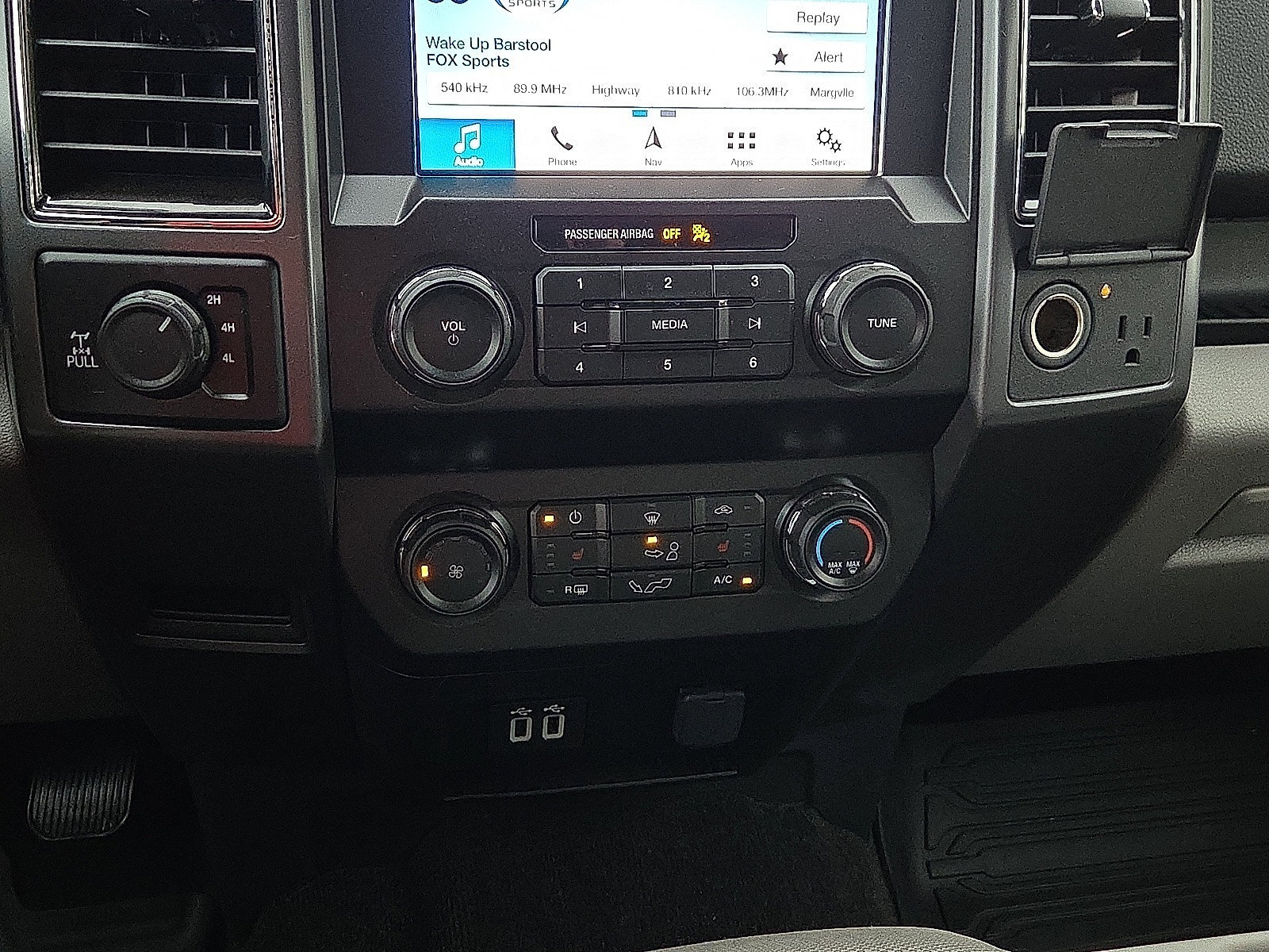 Certified 2019 Ford F150 XLT w/ Equipment Group 302A Luxury AWD/4WD image 17