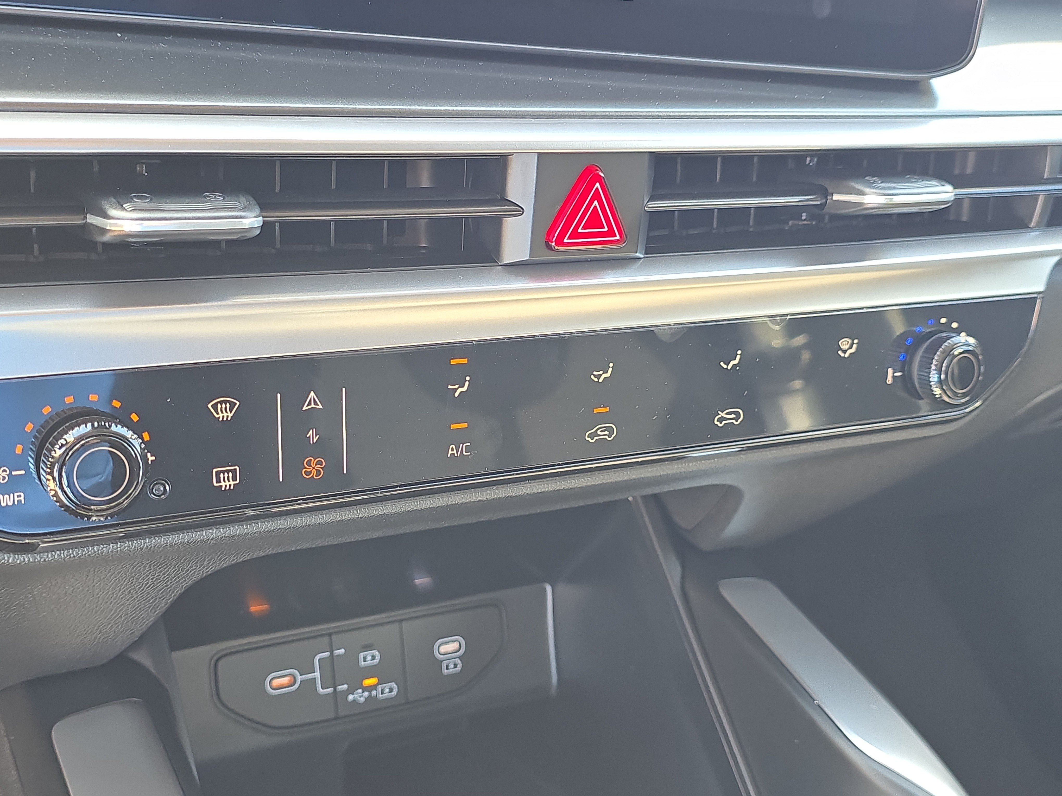 New 2026 Kia Sorento LX FWD image 25