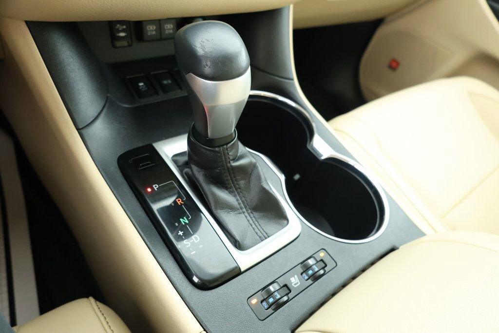 Used 2019 Toyota Highlander Limited Platinum image 15