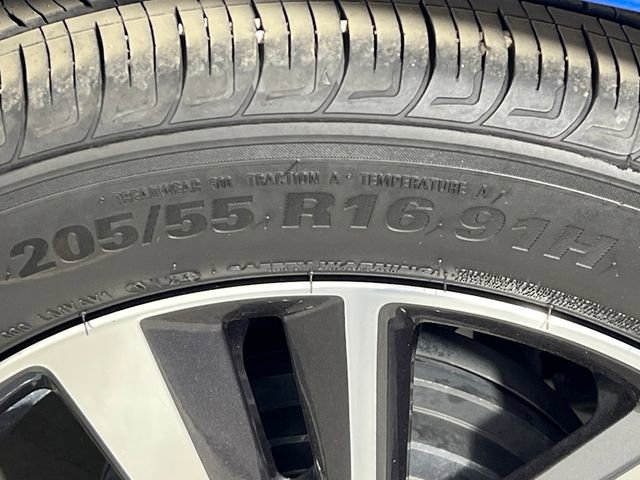 Used 2024 Nissan Versa S w/ S Plus Package image 34