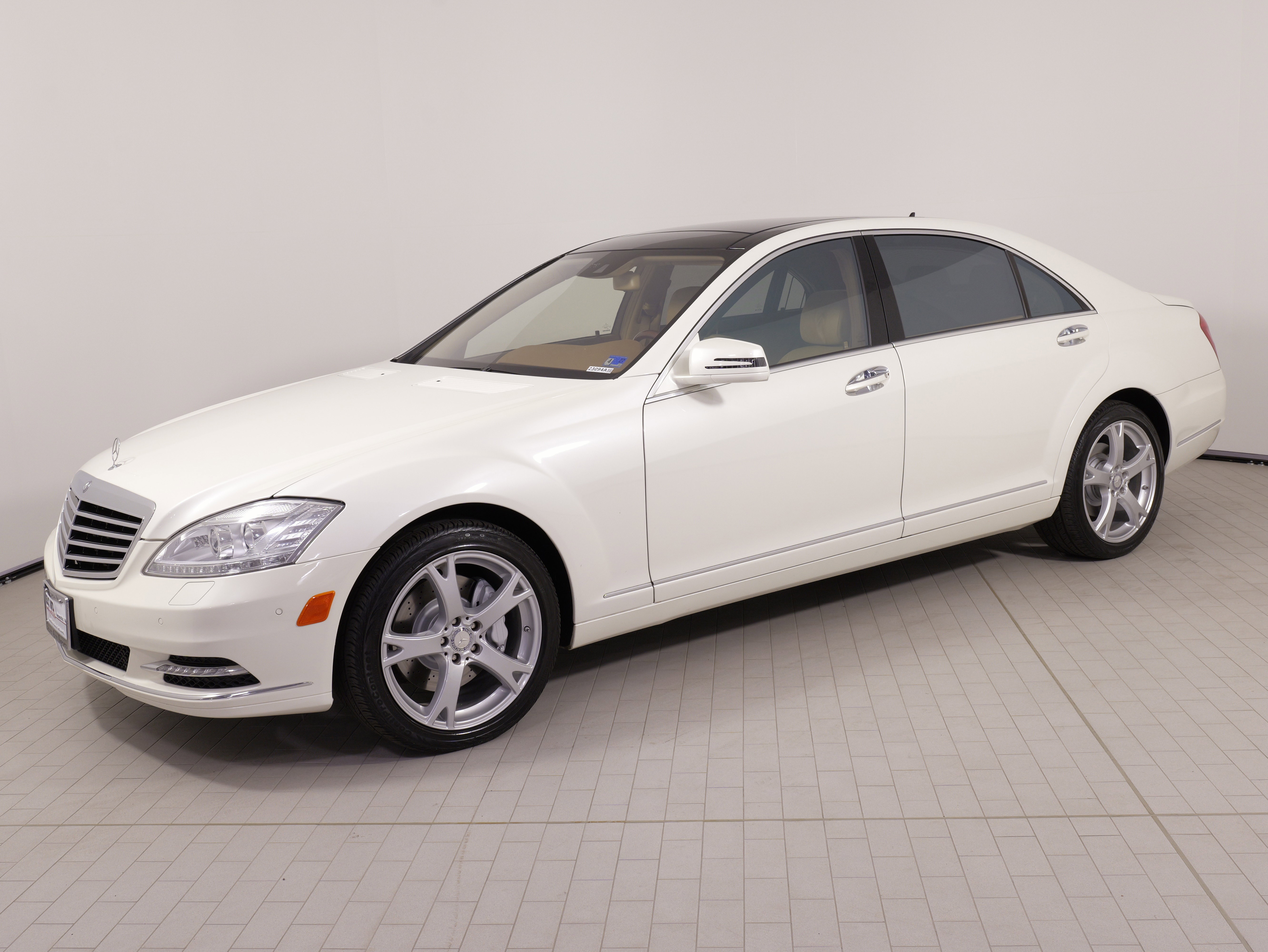 Used 2013 Mercedes-Benz S 550 4MATIC image 1