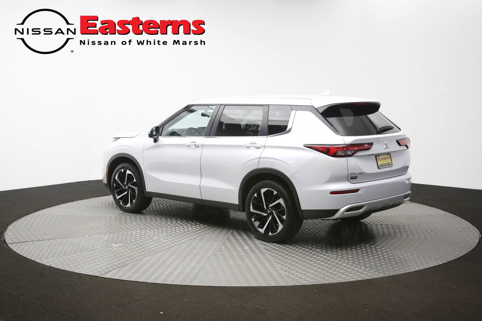 Used 2024 Mitsubishi Outlander AWD image 64