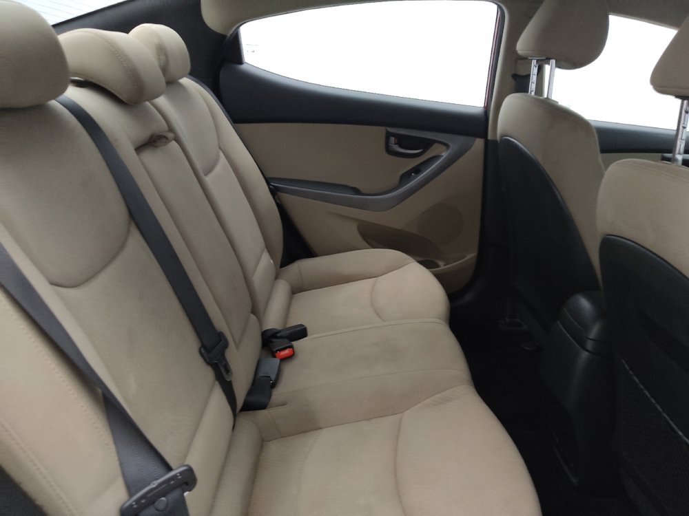Used 2016 Hyundai Elantra SE FWD image 19