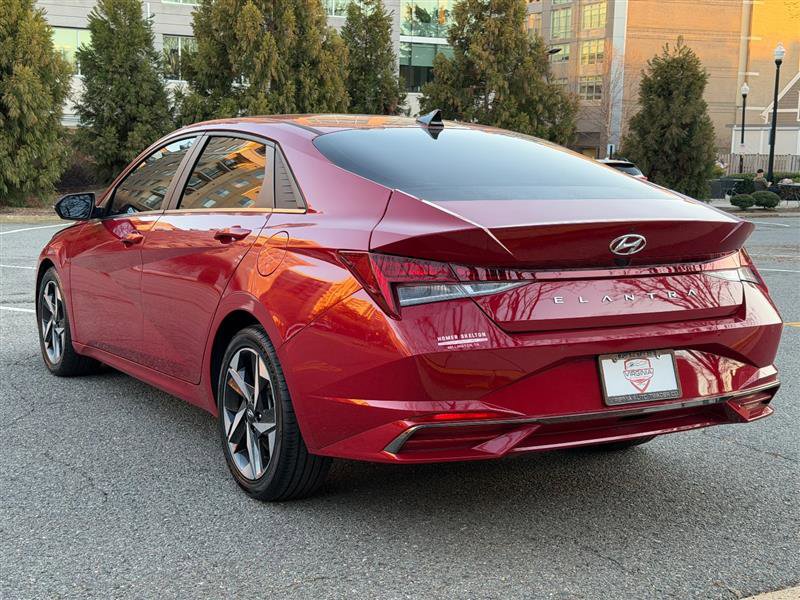 Used 2021 Hyundai Elantra Limited image 10