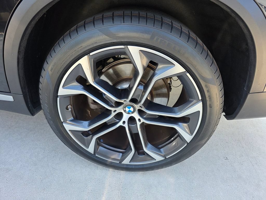 Certified 2025 BMW X5 sDrive40i w/ Premium Package RWD image 17