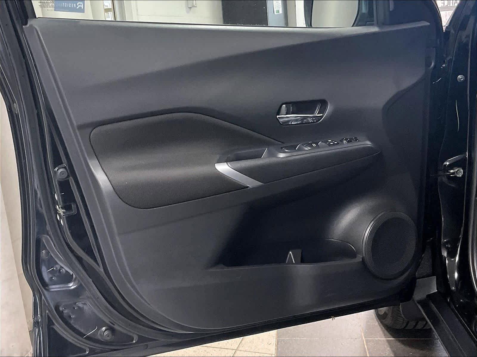 Certified 2023 Nissan Kicks SV image 9