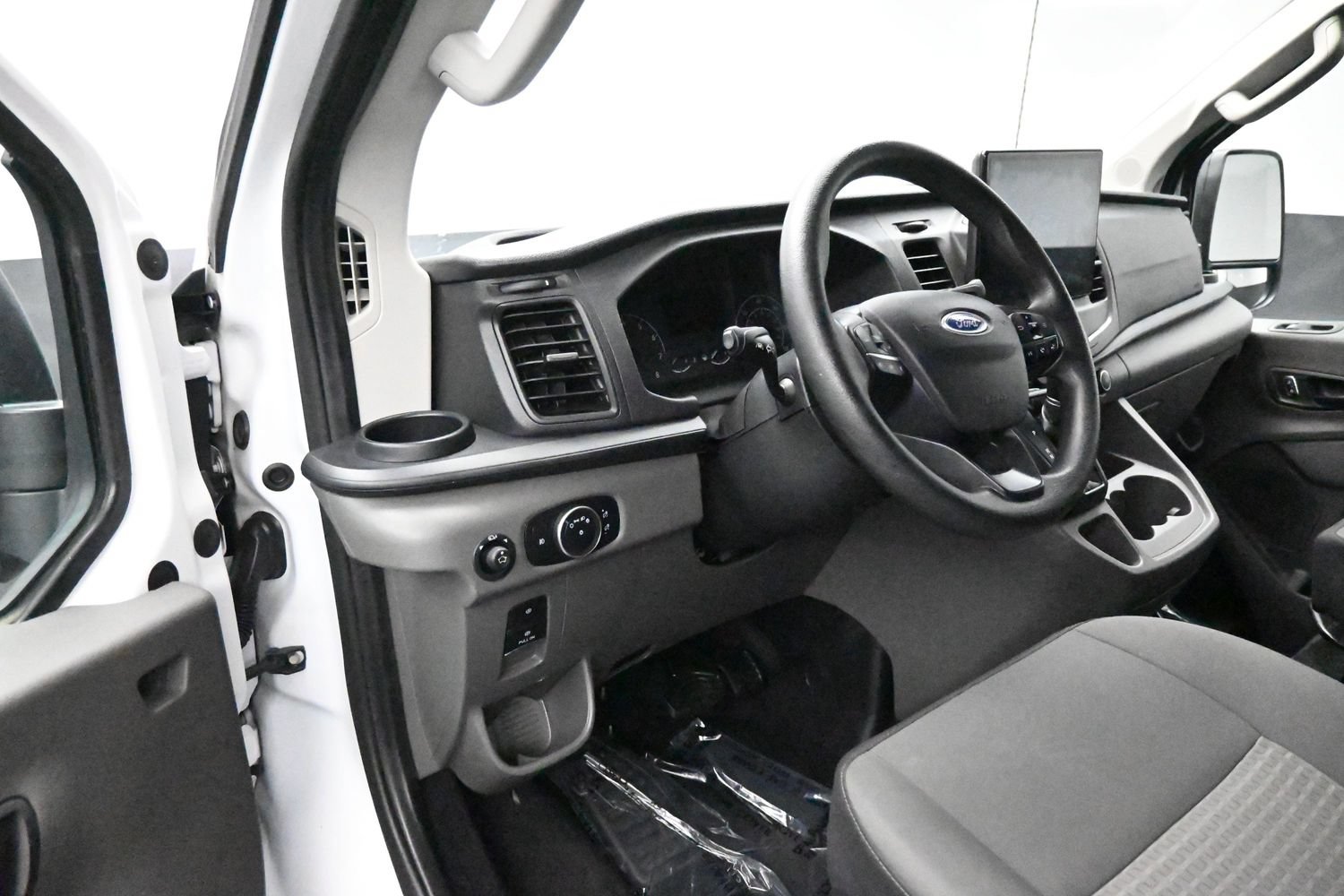 Used 2022 Ford Transit 350 XLT RWD image 12
