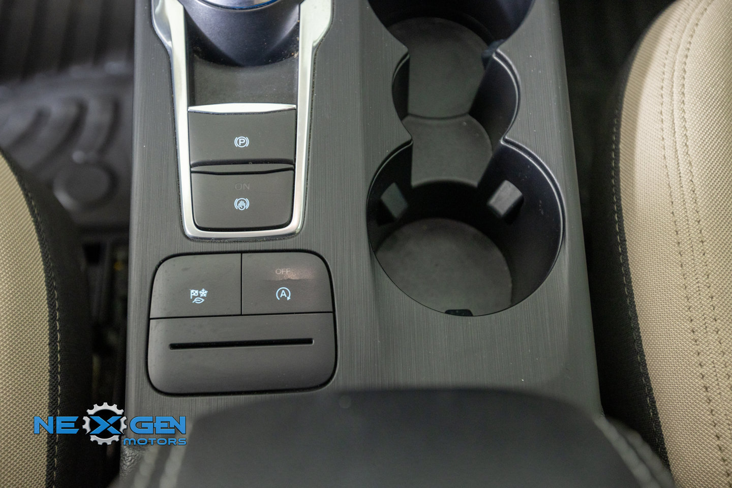 Used 2021 Ford Escape SE FWD image 26