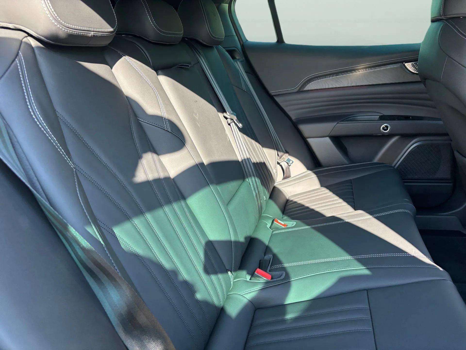 New 2025 Maserati Grecale GT image 16