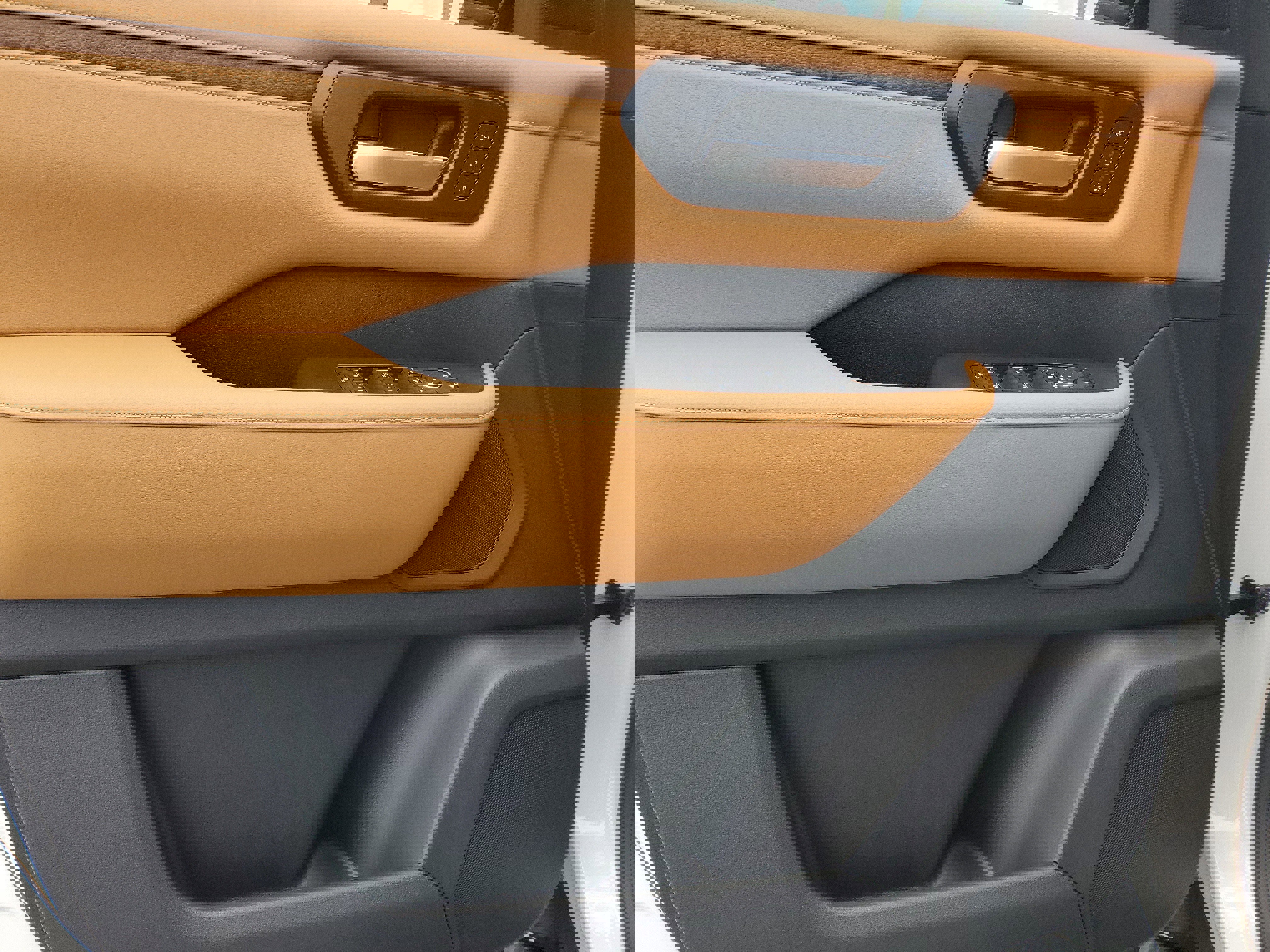 New 2025 Nissan Armada SL w/ Captain's Chari Seat Package image 12