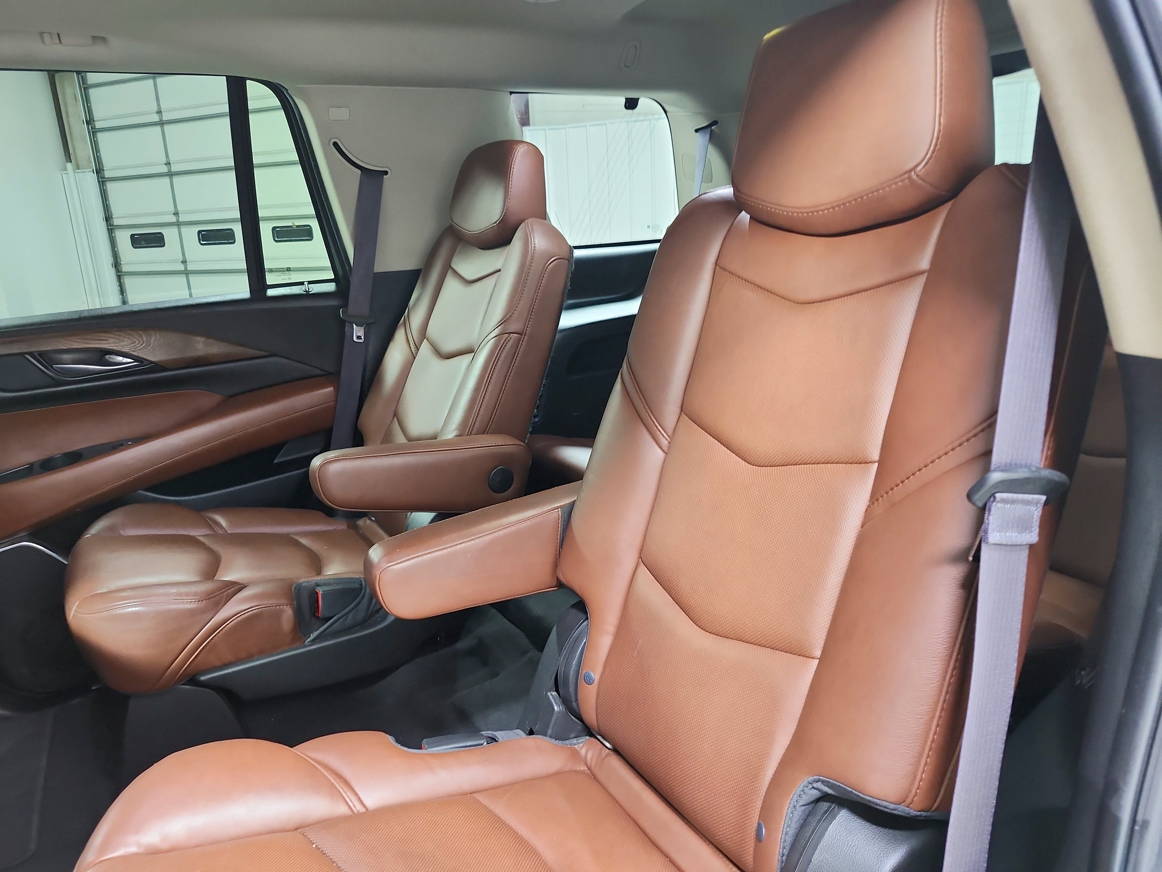 Used 2017 Cadillac Escalade Premium Luxury AWD/4WD image 11