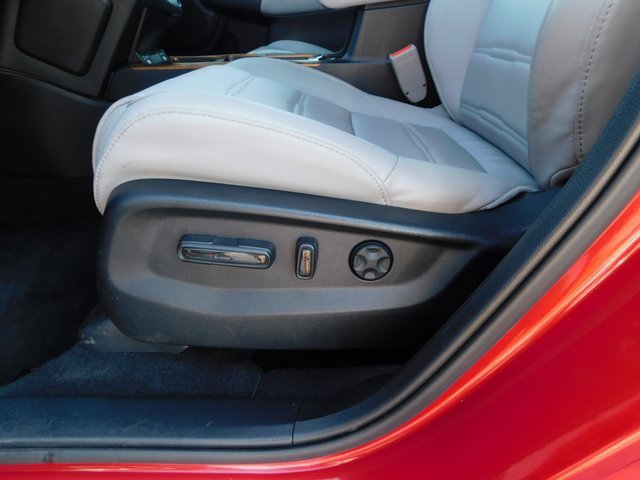 Used 2020 Honda CR-V Touring image 14