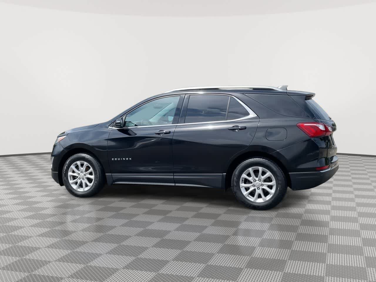 Used 2018 Chevrolet Equinox LT w/ Sun & Infotainment Package FWD image 6