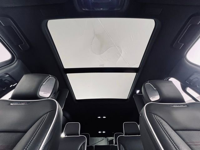 Used 2025 GMC Yukon AT4 Ultimate image 32