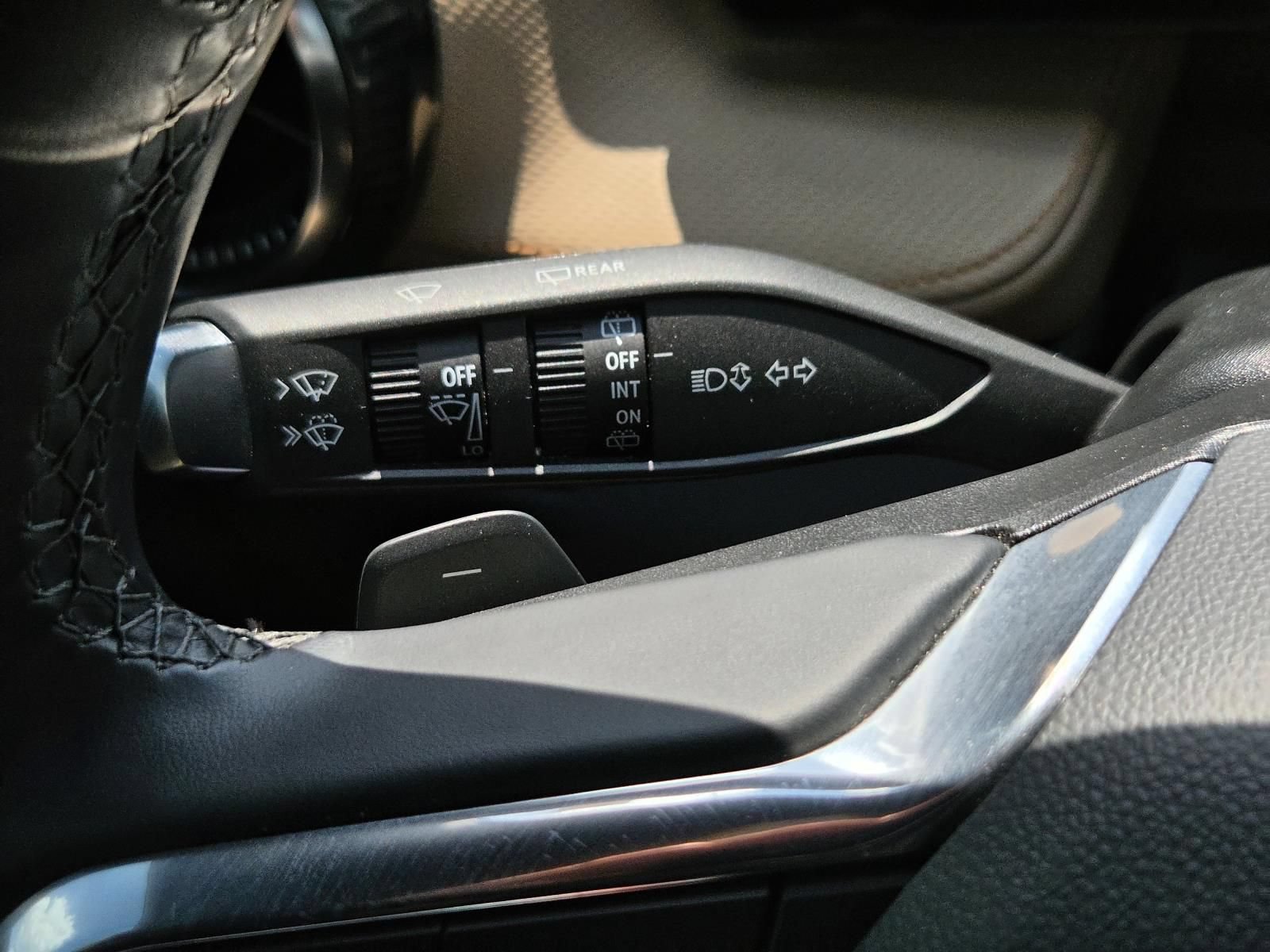 Used 2025 Chevrolet Equinox ACTIV w/ Safety and Technology Package FWD image 35
