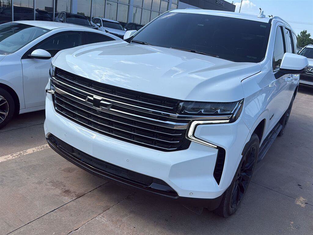 Used 2022 Chevrolet Tahoe LT w/ Luxury Package AWD/4WD image 2
