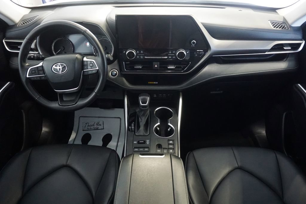 Certified 2024 Toyota Highlander XLE AWD/4WD image 29