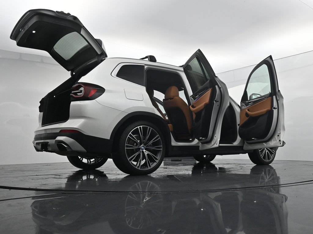 Used 2022 BMW X3 xDrive30i w/ Premium Package AWD/4WD image 40