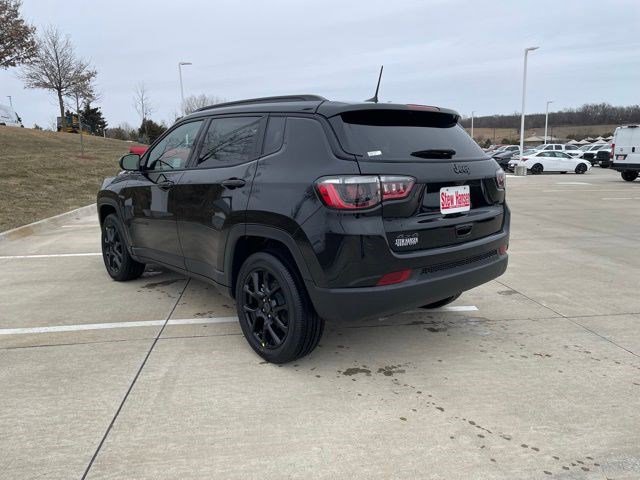New 2026 Jeep Compass Latitude AWD/4WD image 3