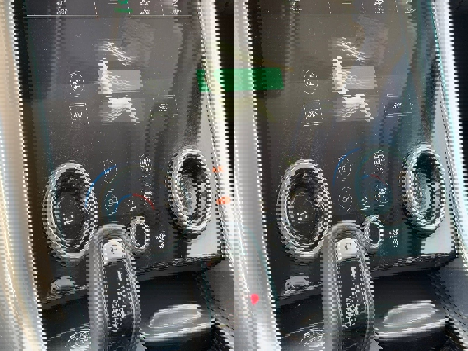 Used 2020 Land Rover Range Rover Sport SE image 26