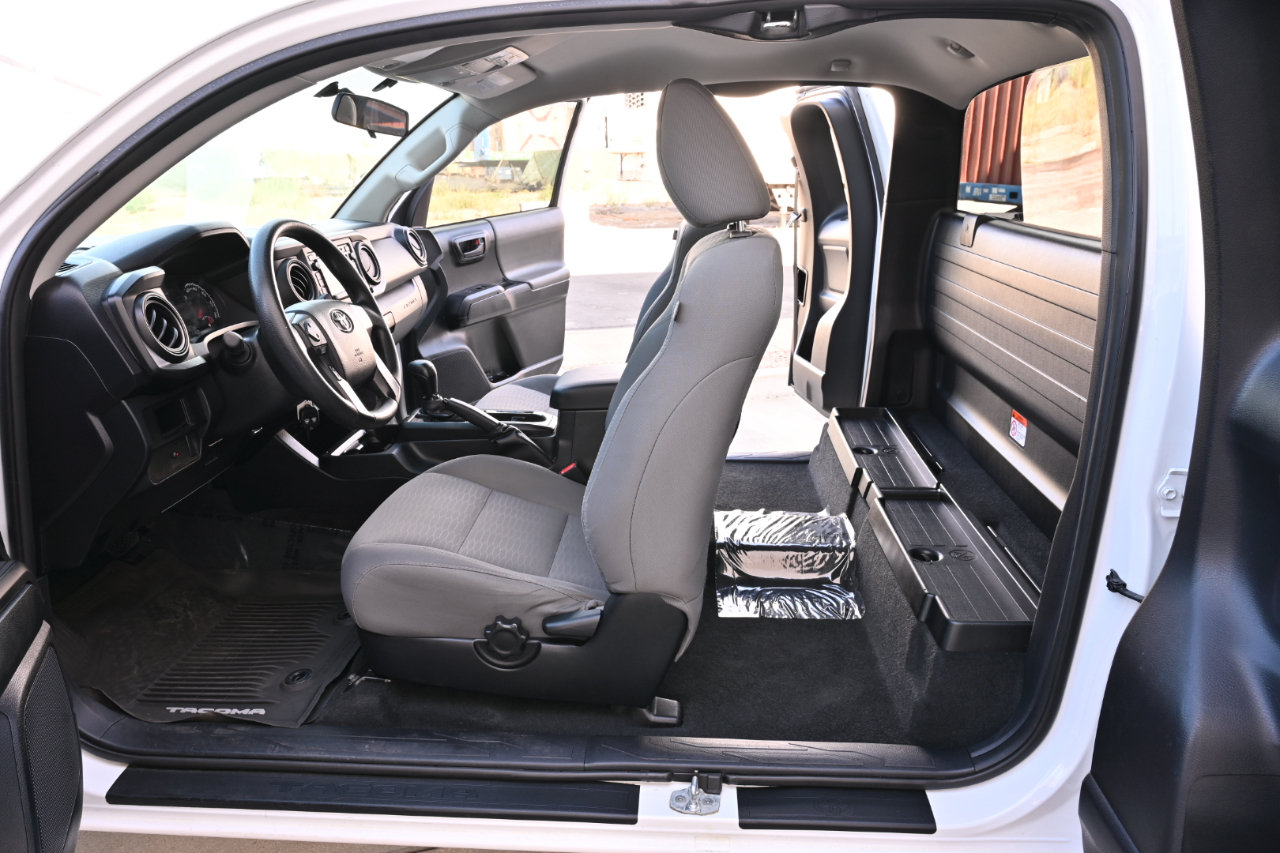 Used 2017 Toyota Tacoma SR AWD/4WD image 16