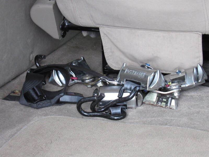 Used 2004 Chevrolet Express 2500 RWD image 16