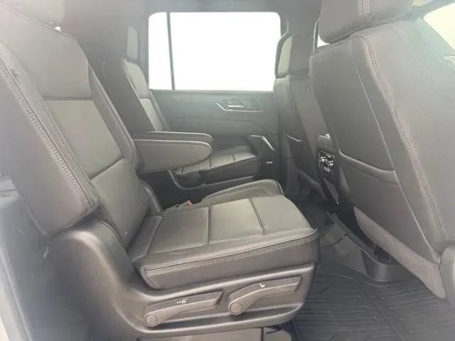 New 2026 GMC Yukon XL Denali w/ Sun & Power Step Package AWD/4WD image 17
