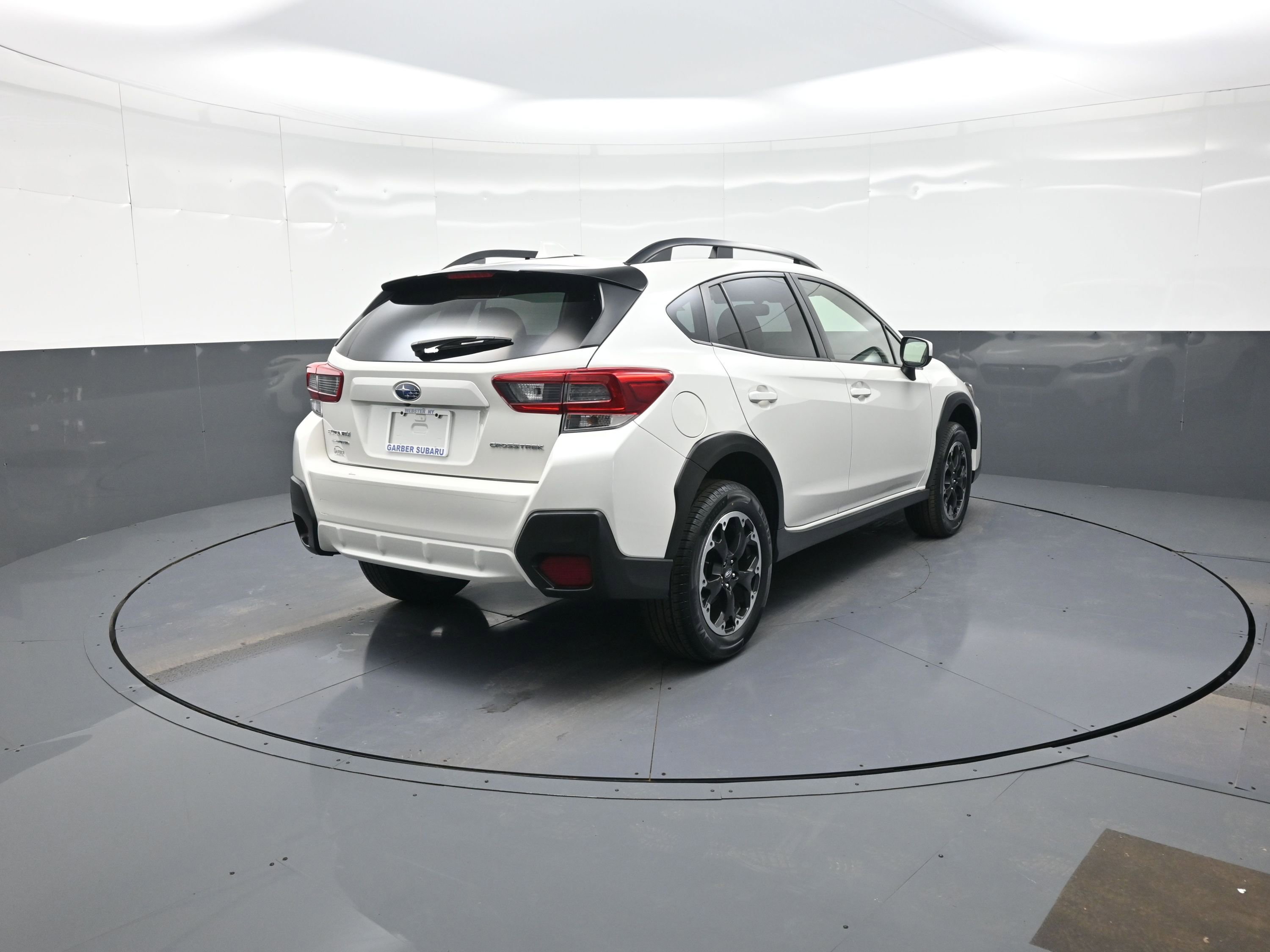 Used 2023 Subaru Crosstrek 2.0i Premium AWD/4WD image 3