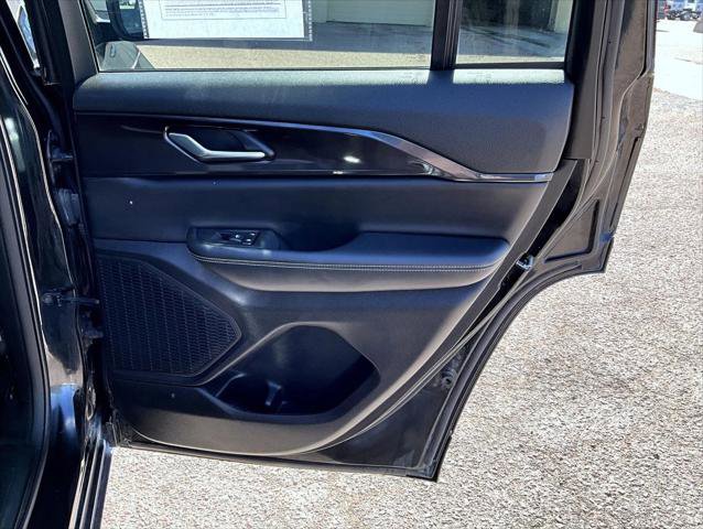 Certified 2023 Jeep Grand Cherokee Laredo AWD/4WD image 19