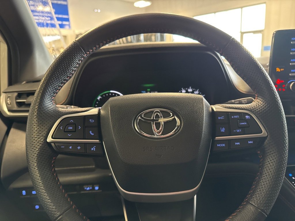 Used 2024 Toyota Sienna XSE image 18