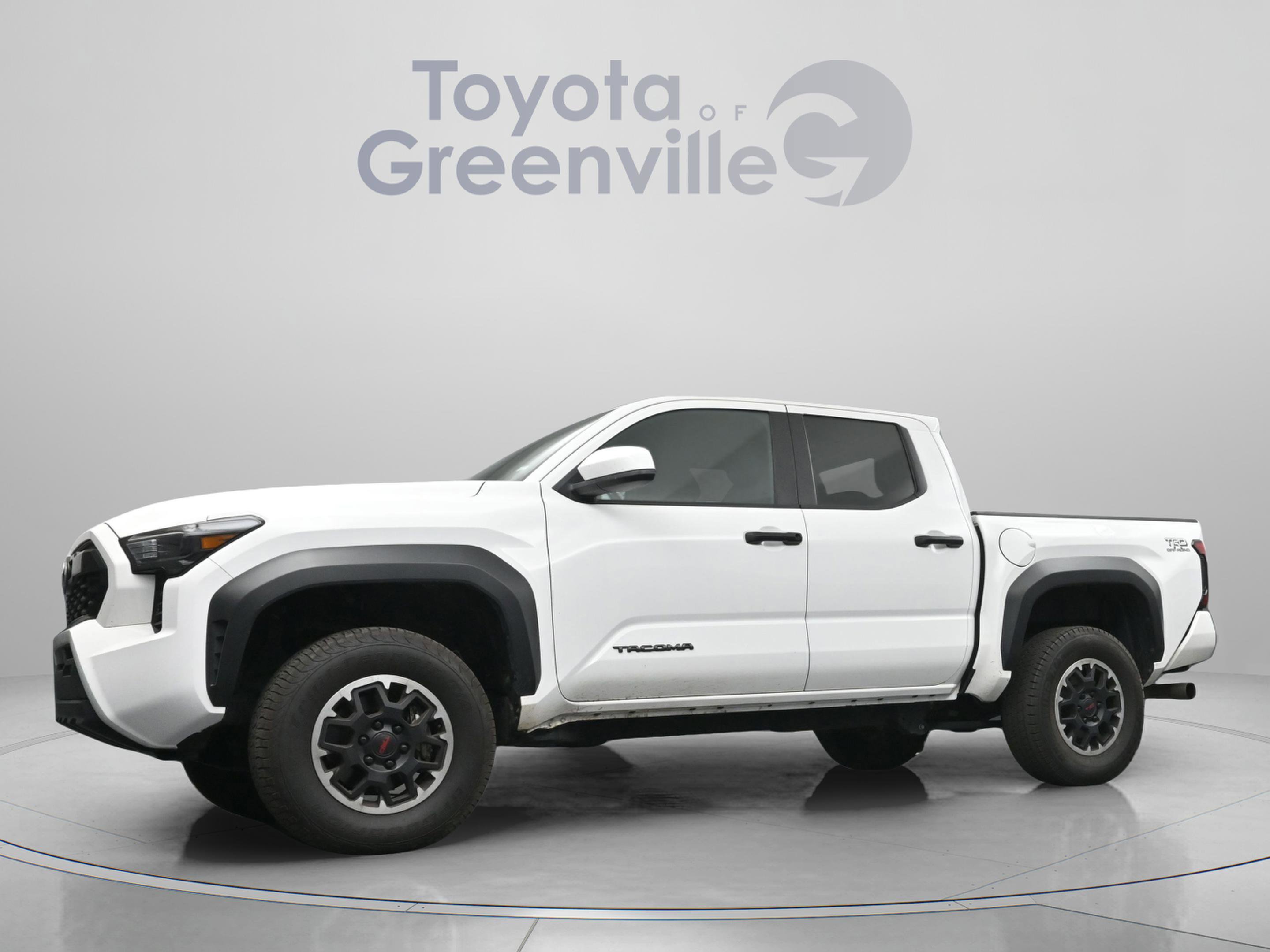 Certified 2024 Toyota Tacoma TRD Off-Road AWD/4WD image 4