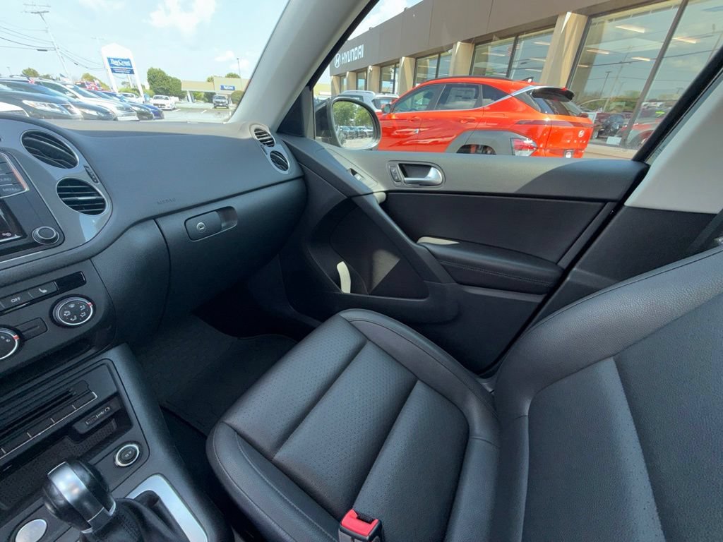 Used 2017 Volkswagen Tiguan S AWD/4WD image 23