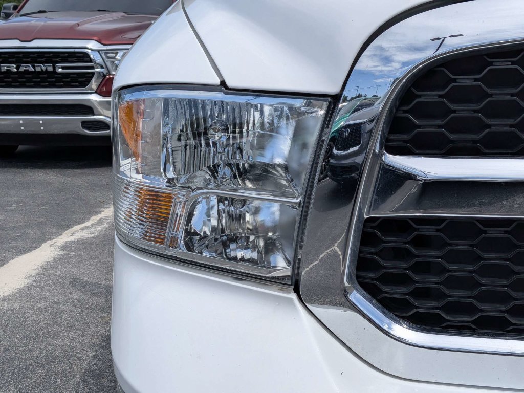 Used 2024 RAM 1500 Classic SLT AWD/4WD image 9