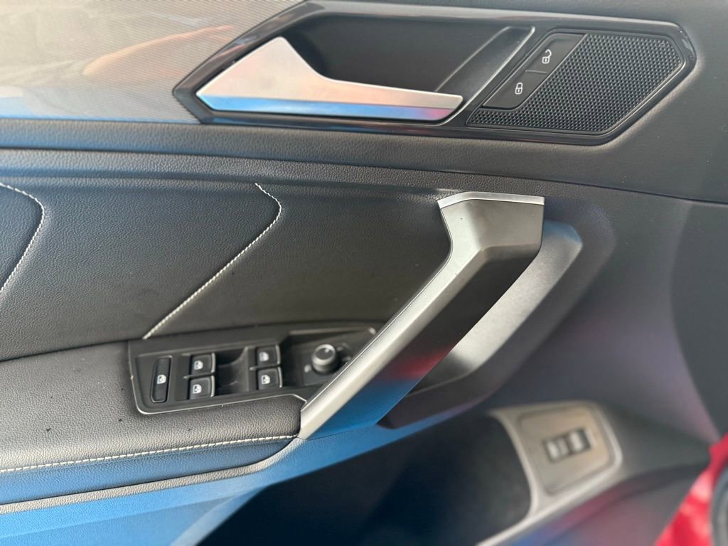 Used 2022 Volkswagen Tiguan SE image 19